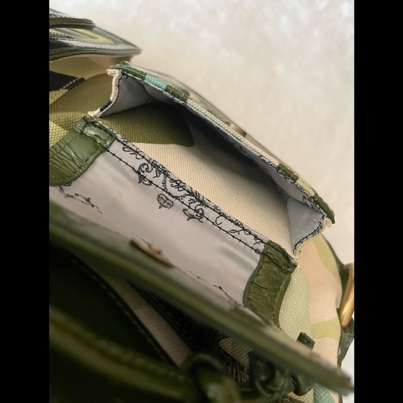 Fun 60’s Vibe Kate Landry Green and Cream Bag with Lots of Pockets - Picture 6 of 15